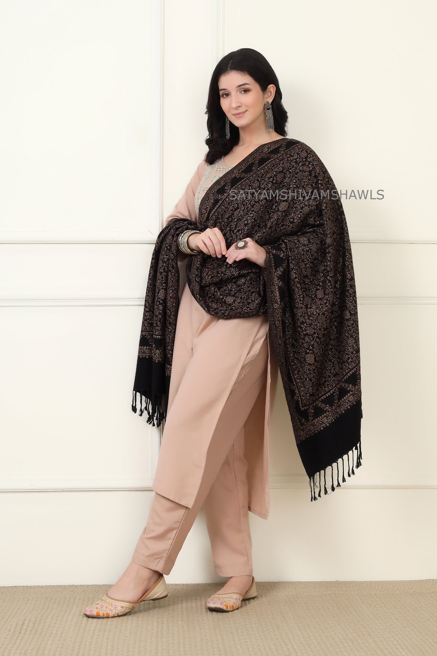 pure wool zari weaved stole,black