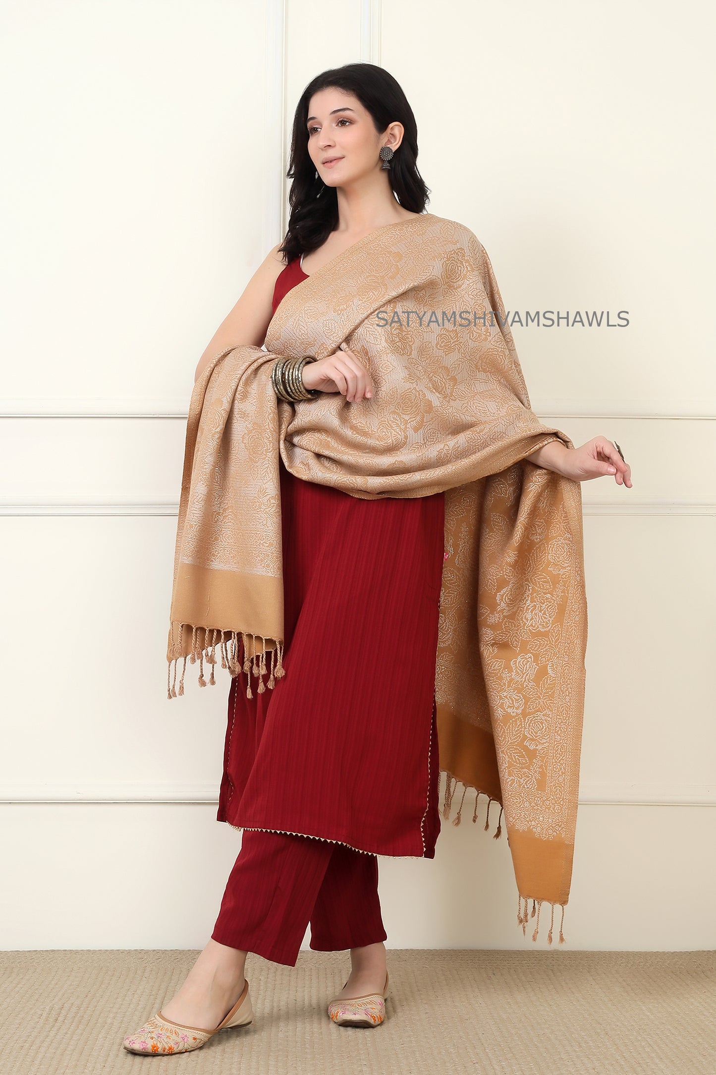 purewool zari wevaed stole light colour