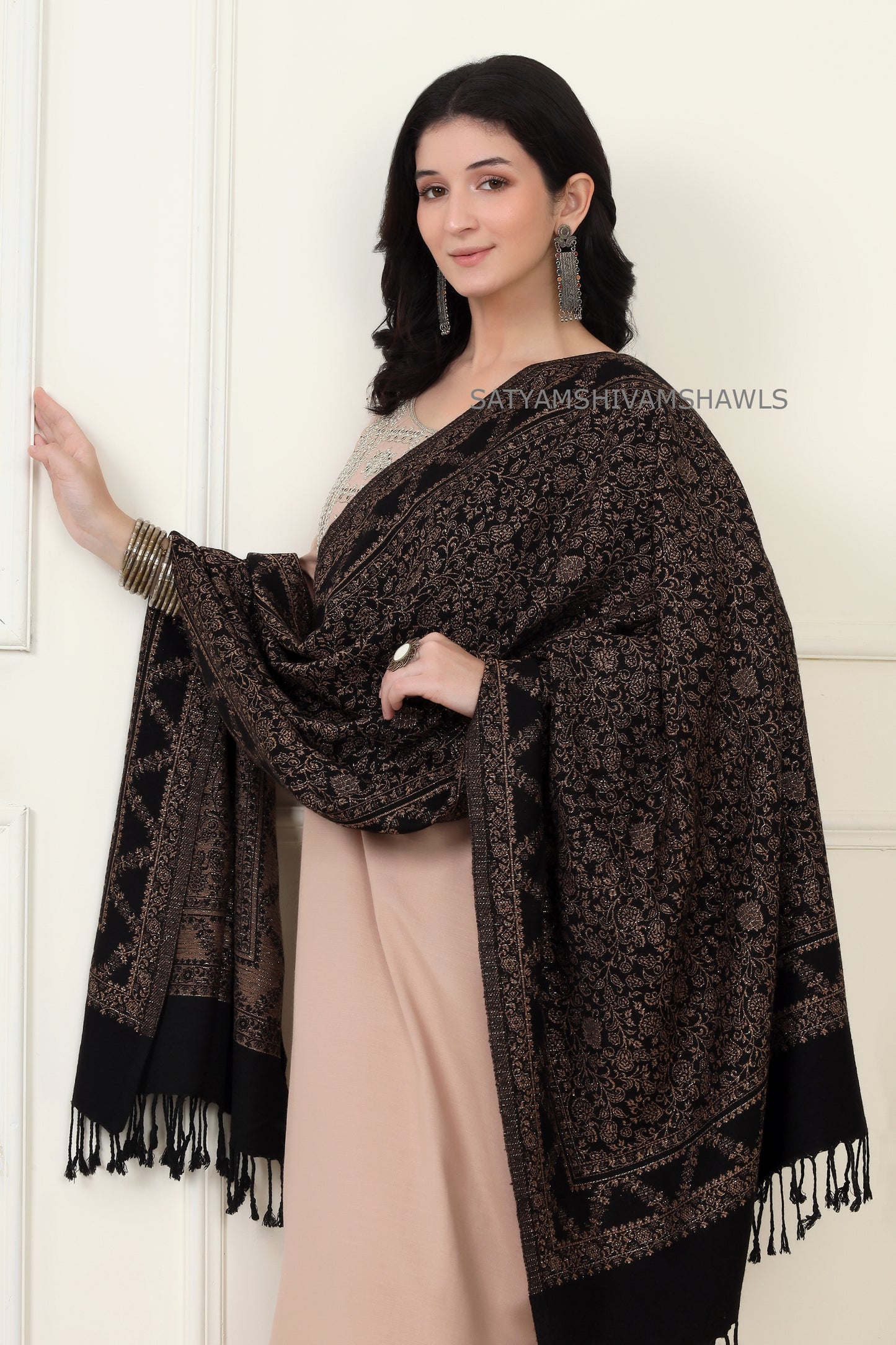pure wool zari weaved stole,black