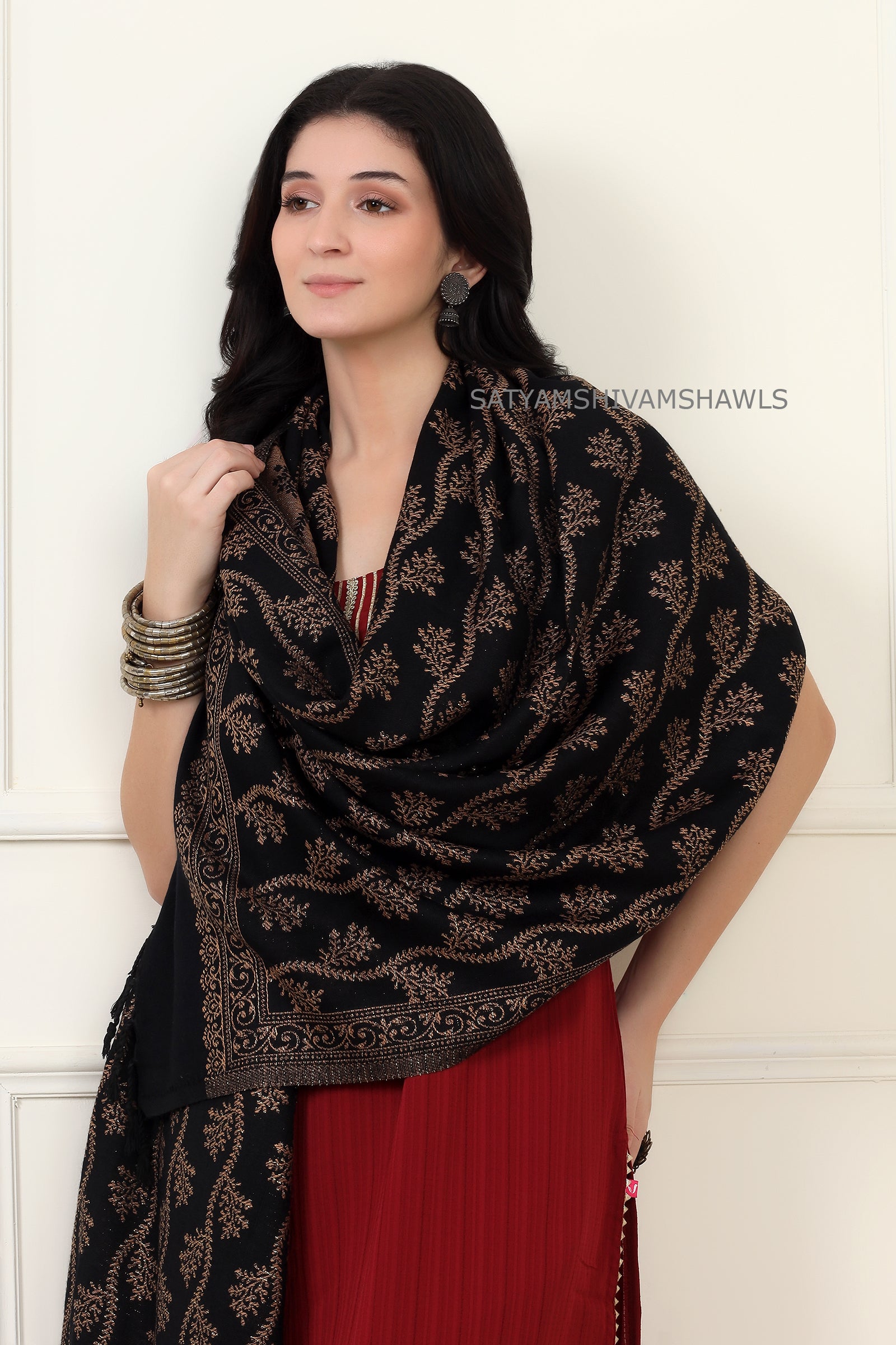 pure wool zari weaved stole,black