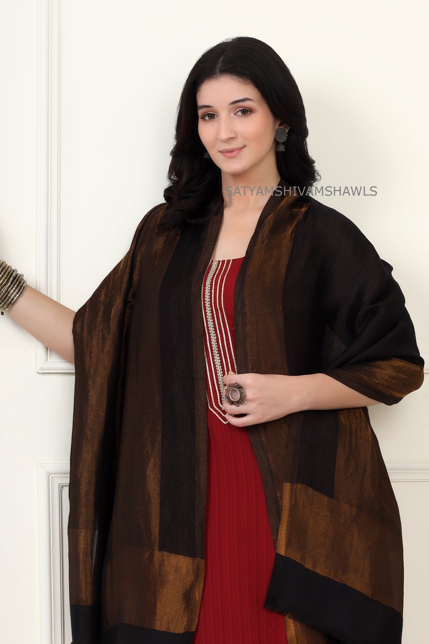 Women reversible moonlight zari border fine wool Stole