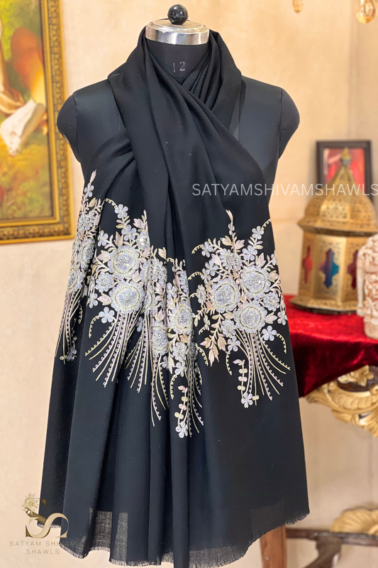 ITALIAN HAND MADE WORK  BUNCH FLOWER DESIGN  PASHMINA STOLE