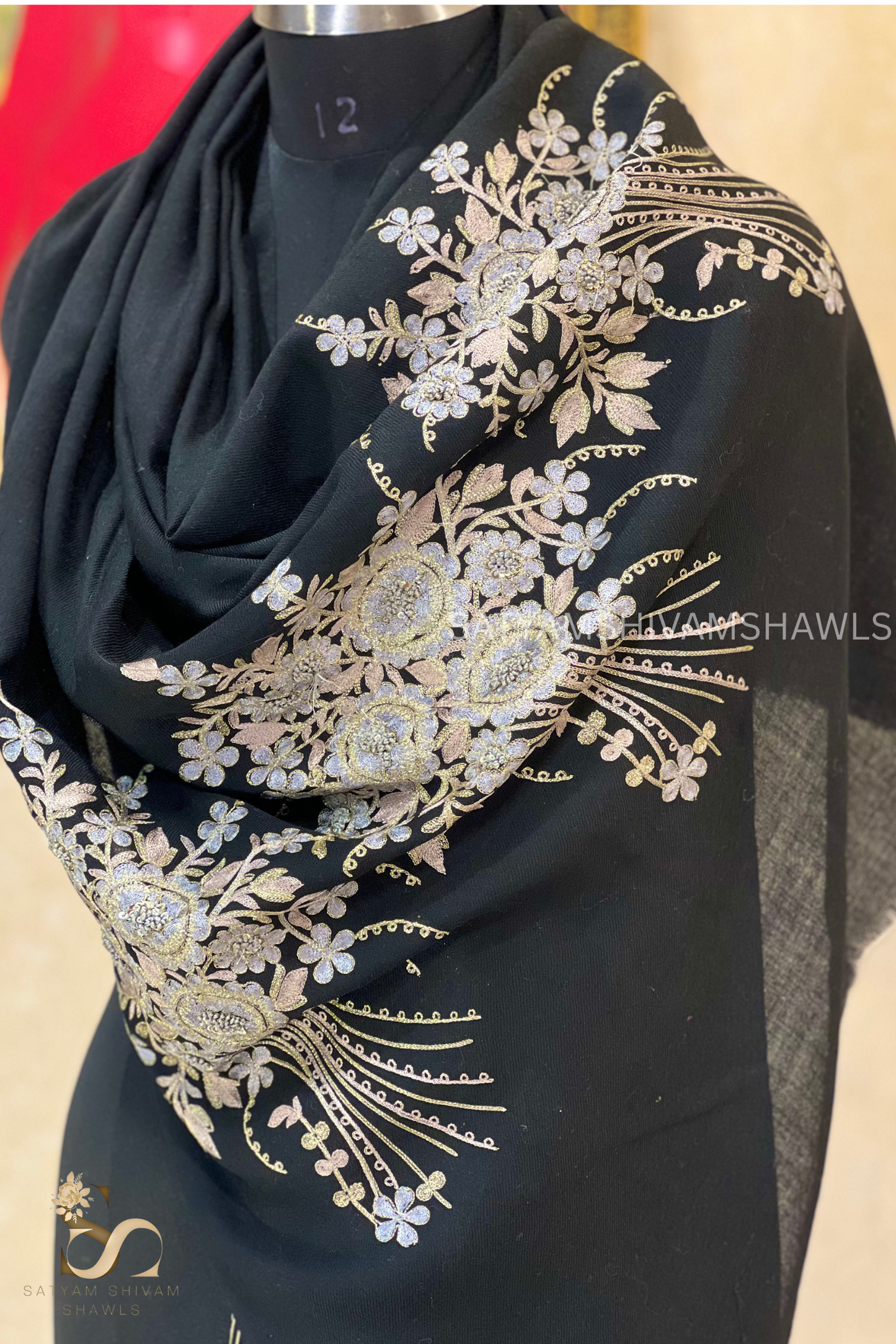 ITALIAN HAND MADE WORK  BUNCH FLOWER DESIGN  PASHMINA STOLE