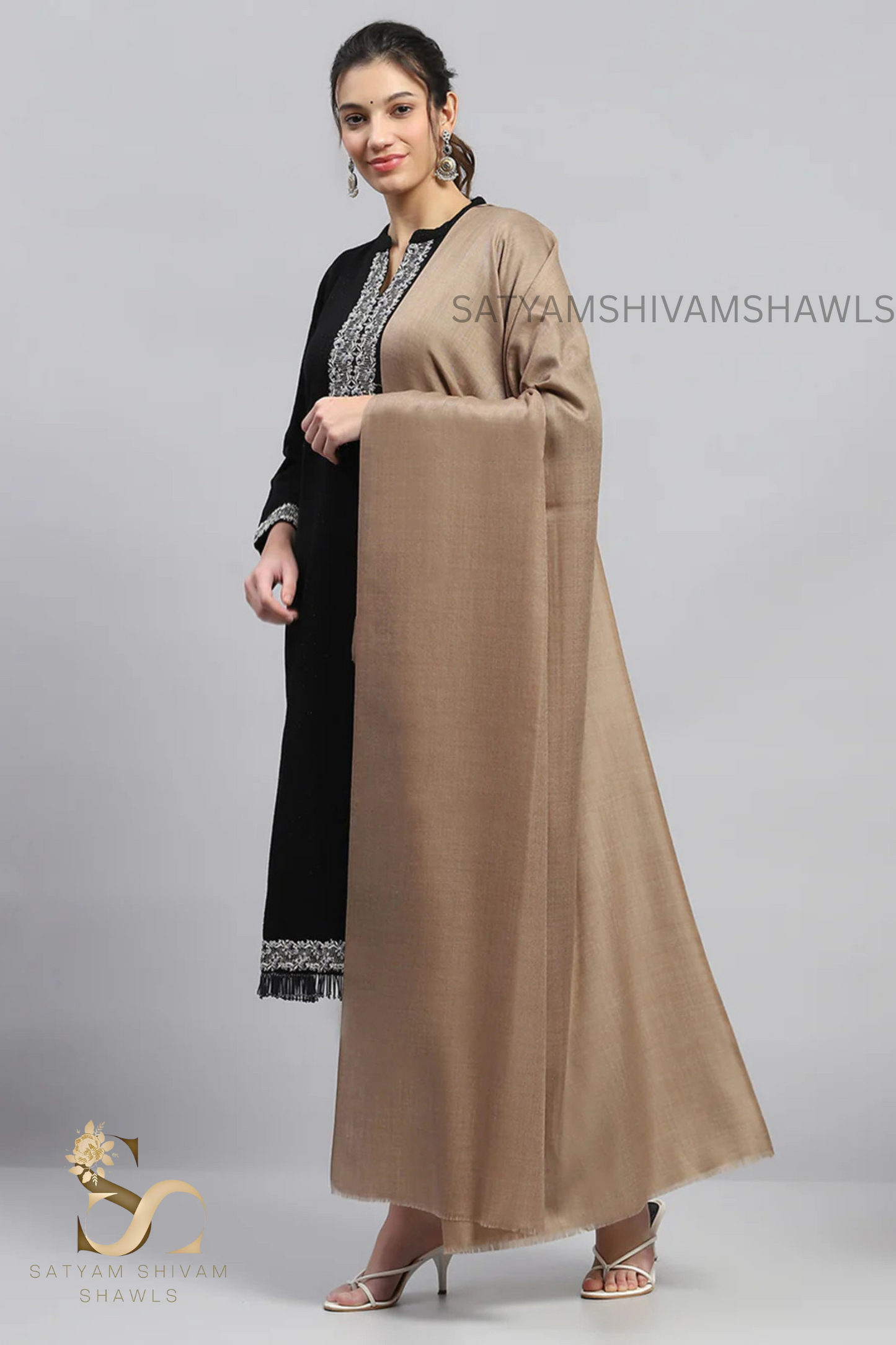 WOMENS PURE WOOL SHAWL ,SOLID PLAIN DESIGN,