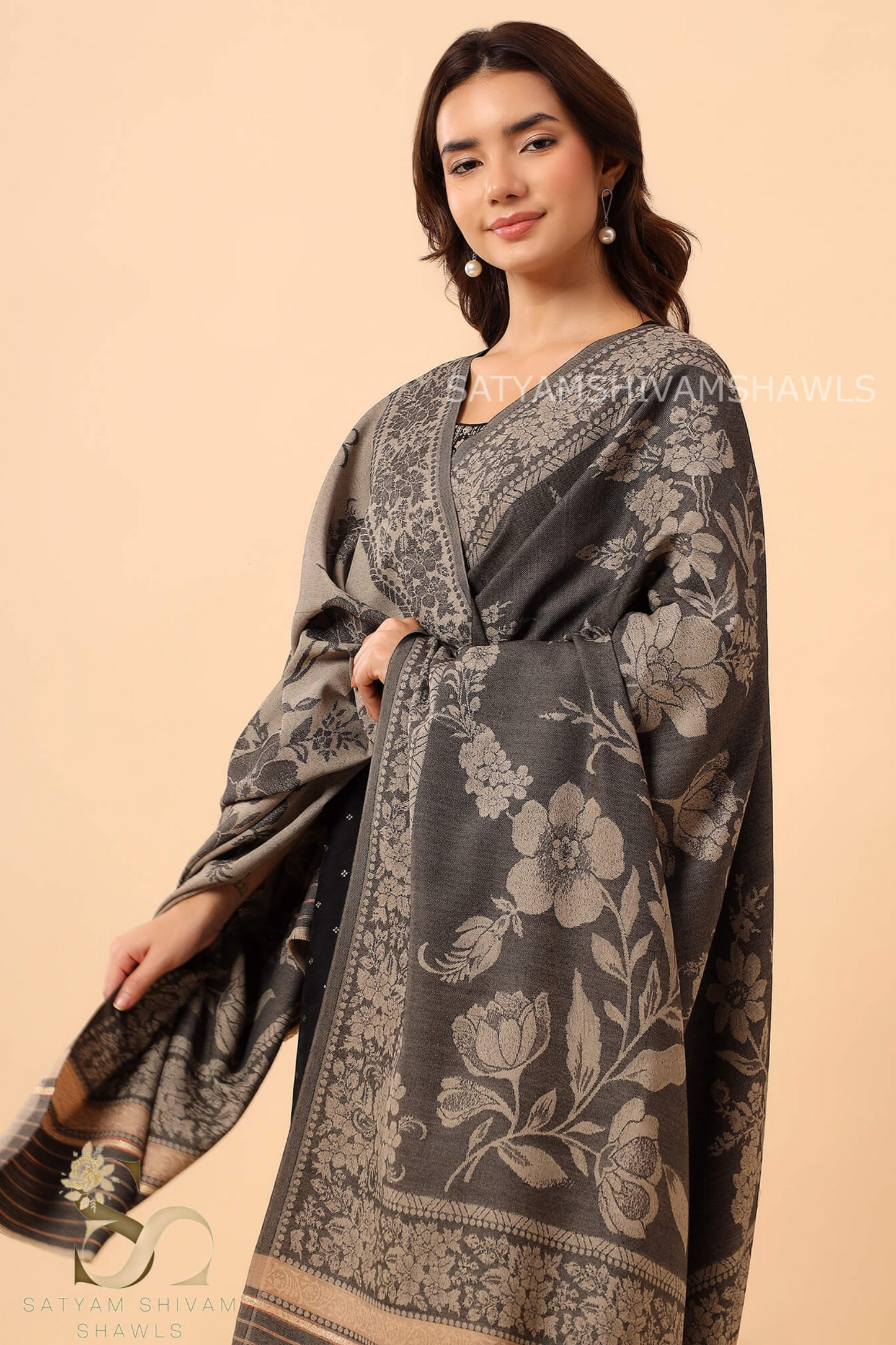 PASHMINA BLENDED WOOL REVERSIBLE SELF LOTUS DESIGN SHAWL