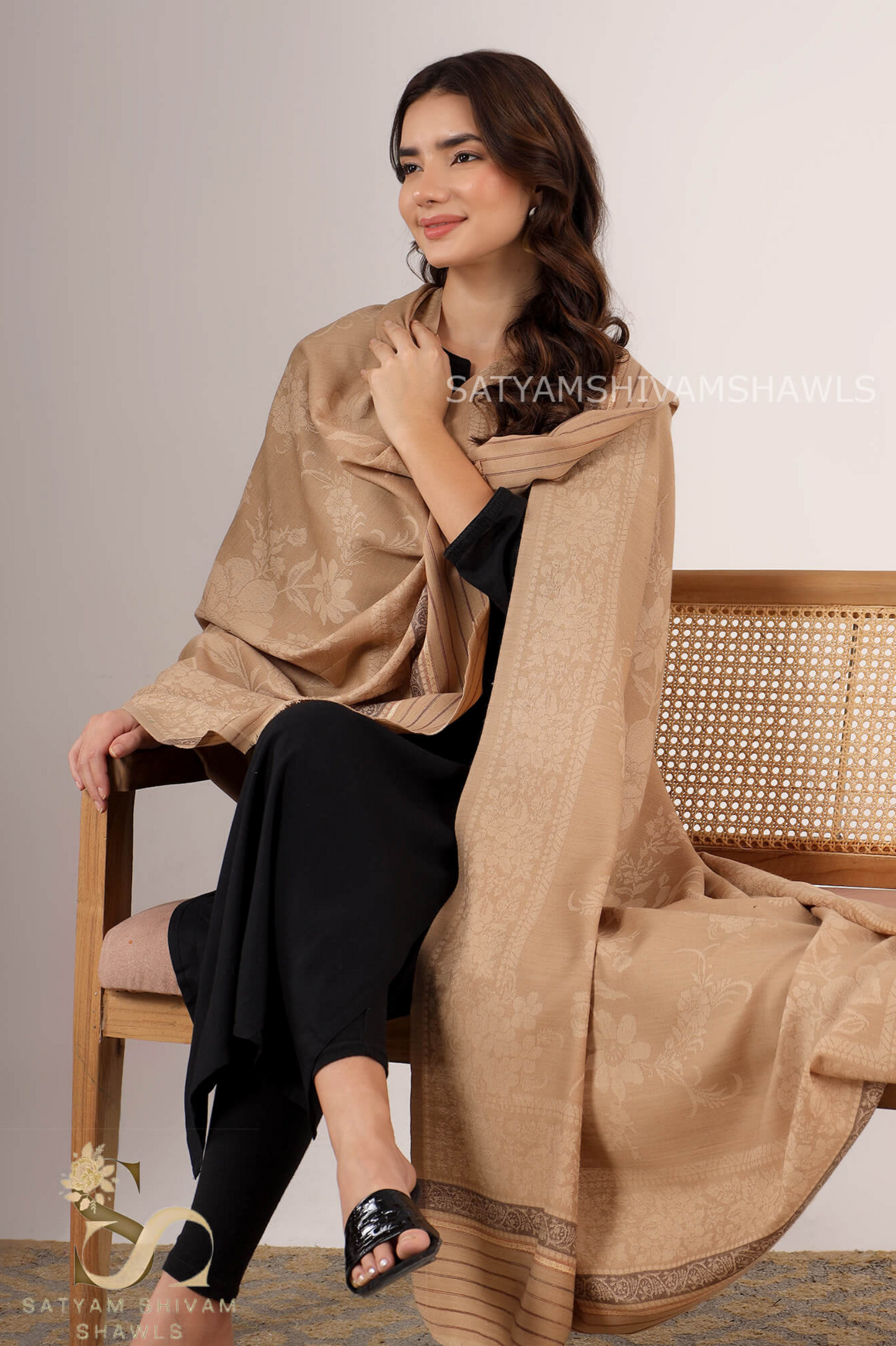 PASHMINA BLENDED WOOL REVERSIBLE SELF LOTUS DESIGN SHAWL