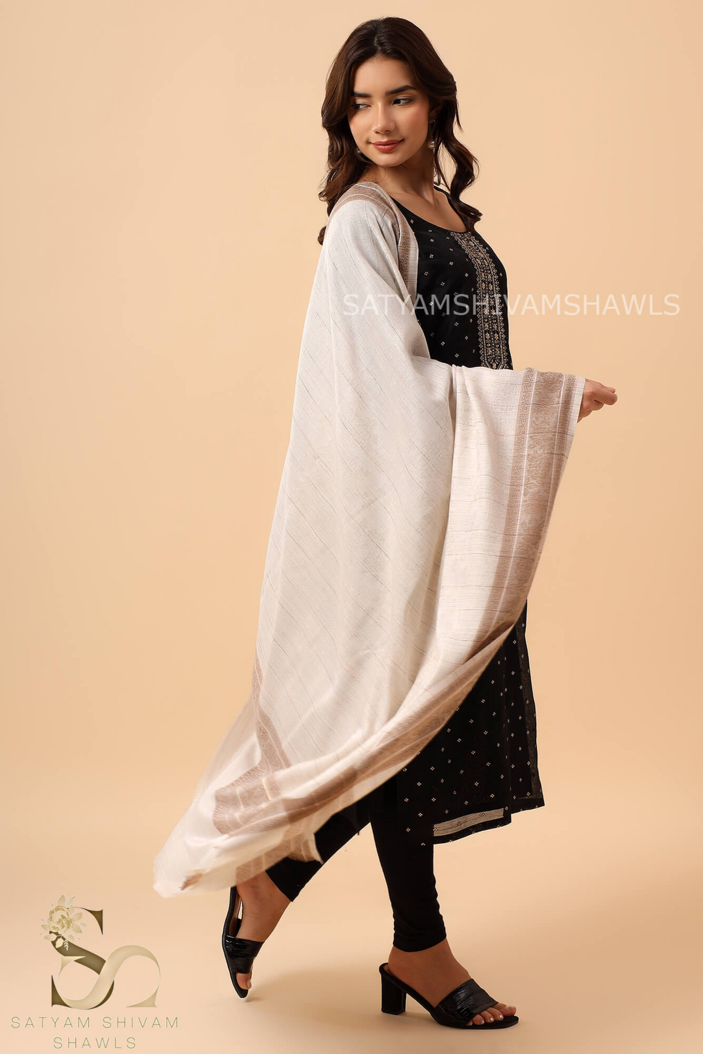 PURE WOOL REVERSIBLE SELF BORDER WITH STRIPS DESIGN SHAWL ,WHITE