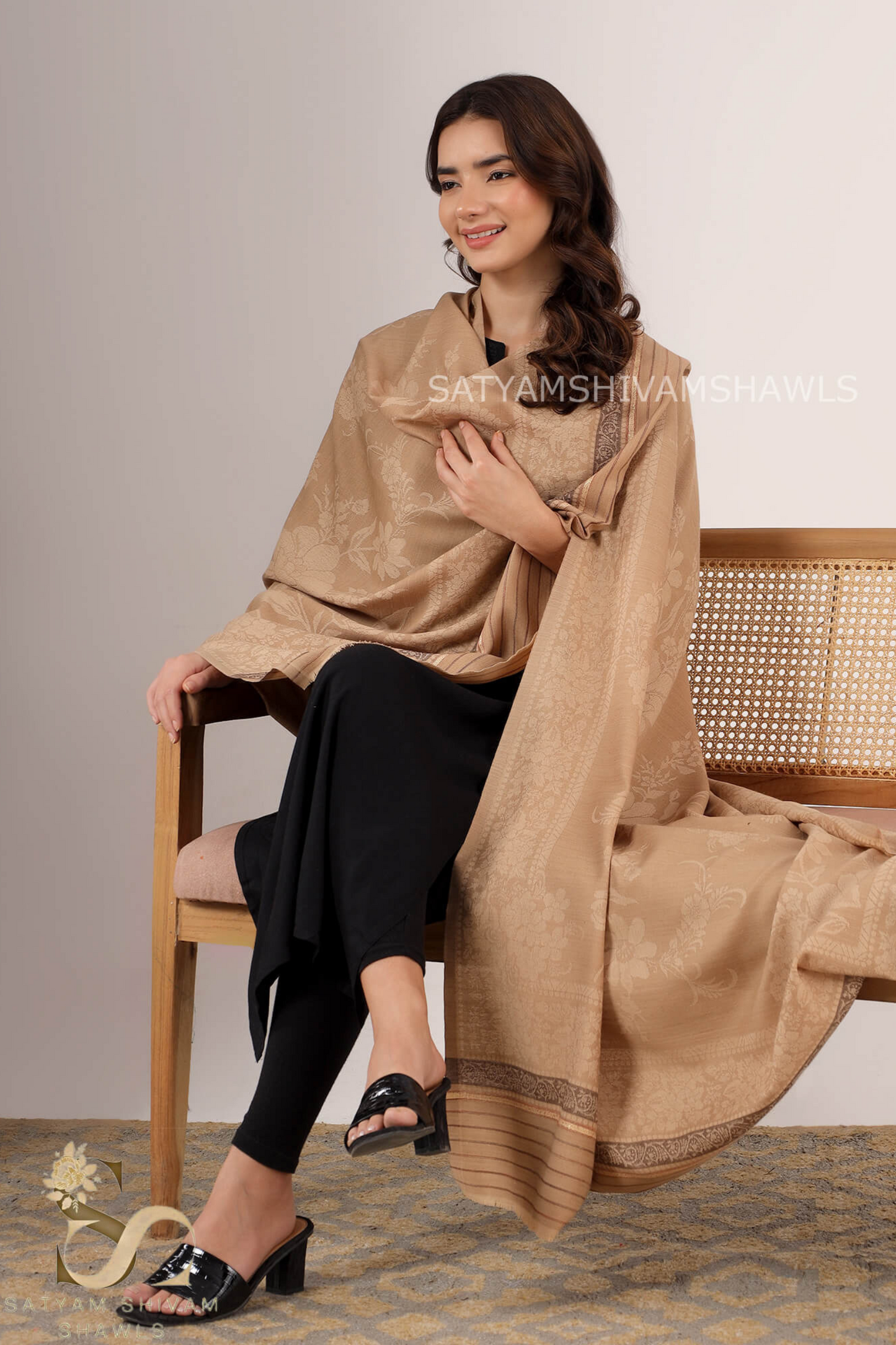 PASHMINA BLENDED WOOL REVERSIBLE SELF LOTUS DESIGN SHAWL