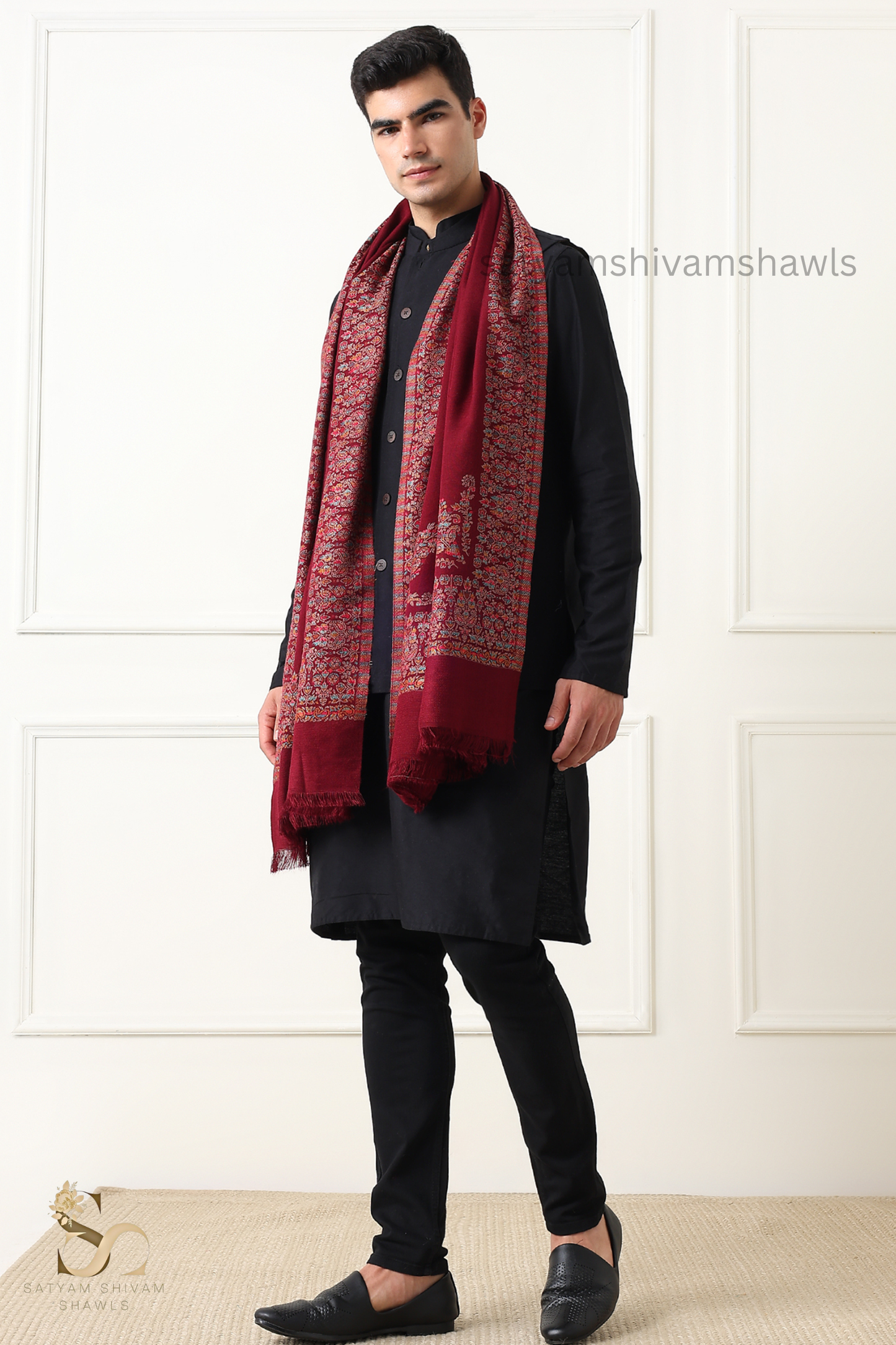 The heritage kunj pure wool border bloom kani weaved stole