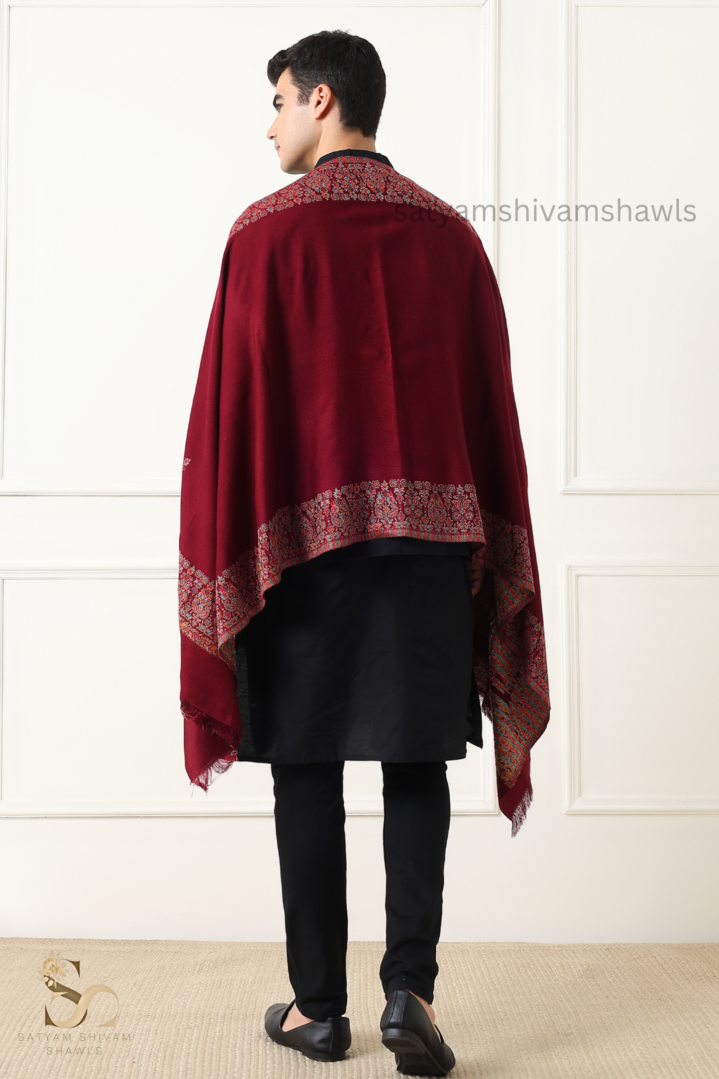The heritage kunj pure wool border bloom kani weaved stole