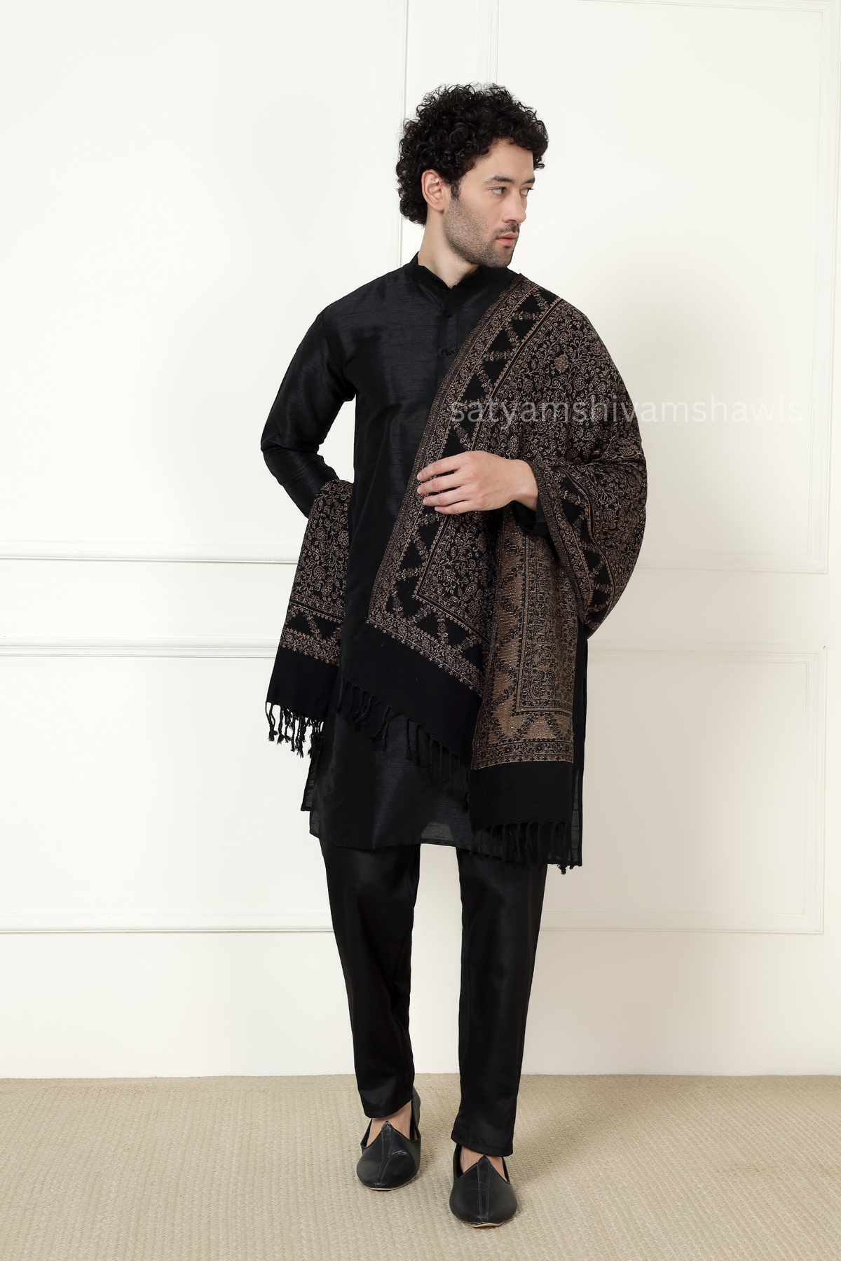 pure wool zari weaved stole,black