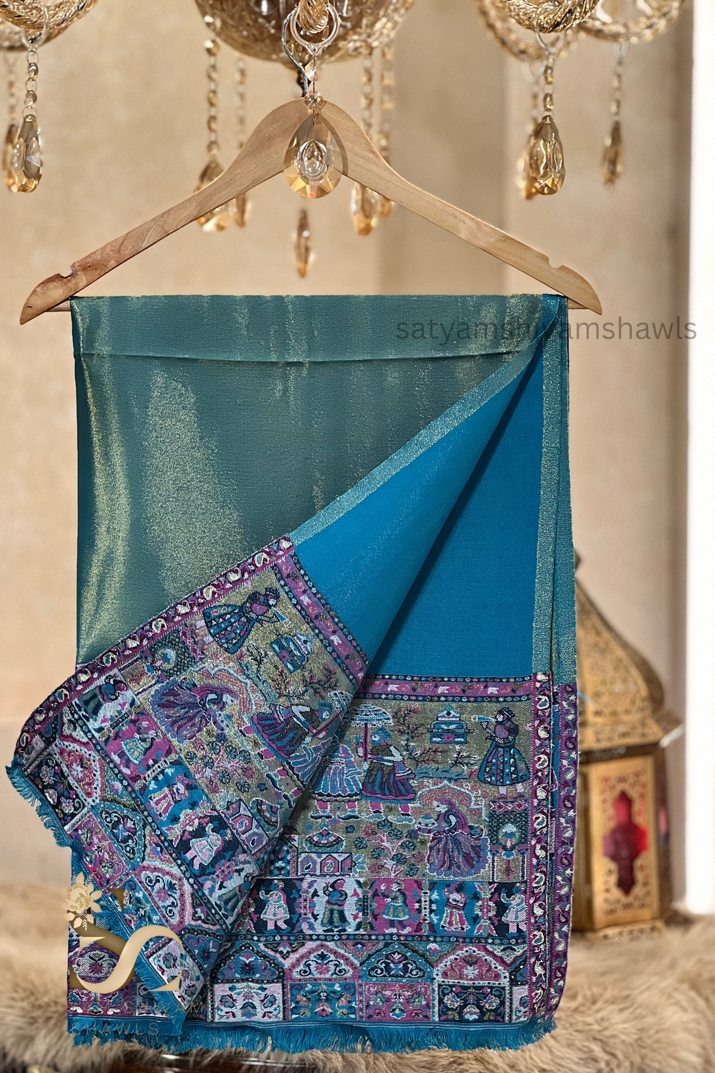 Twilight  reversible kani palla stole