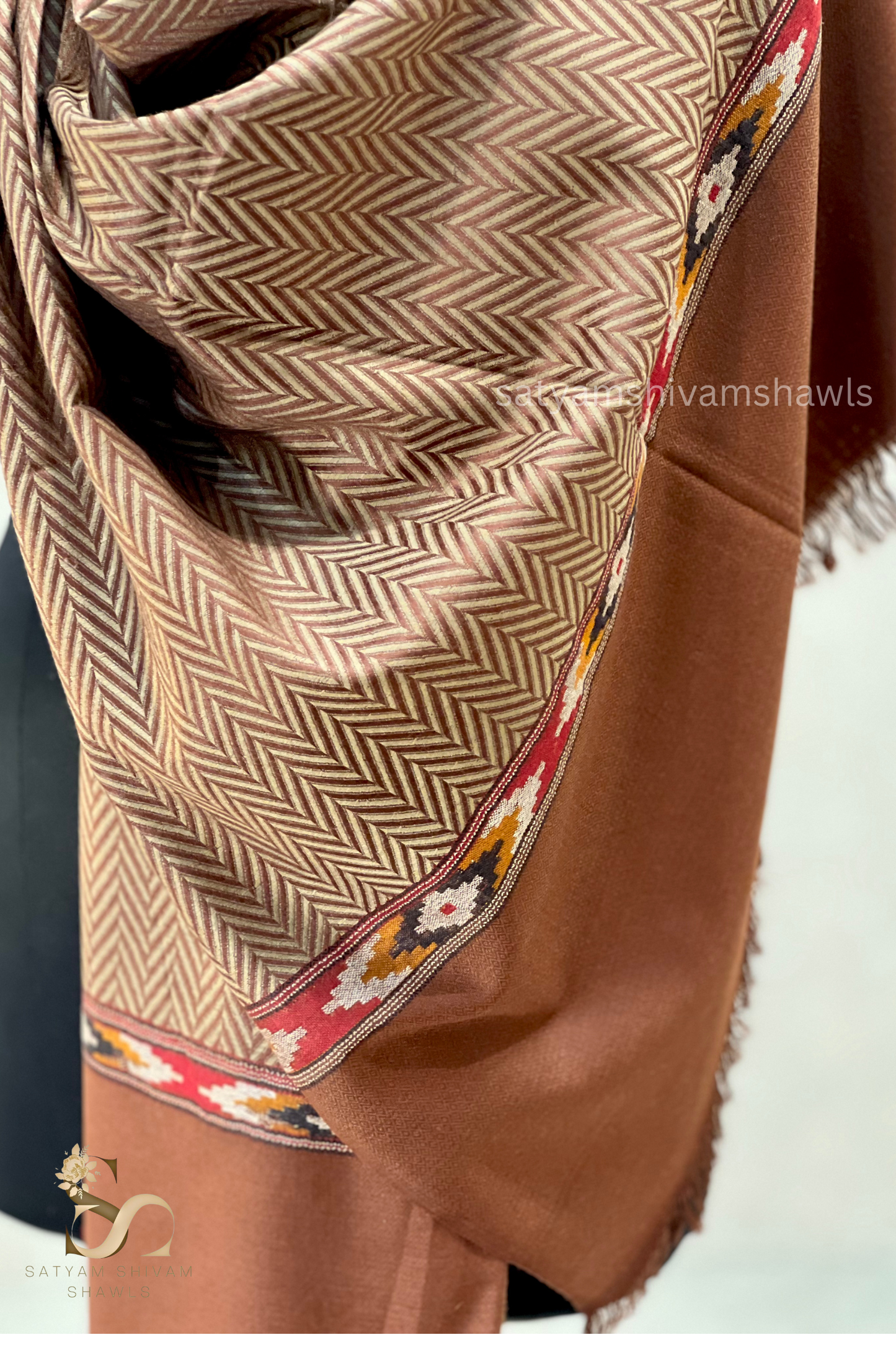 pure wool zigzag kulu palla stole