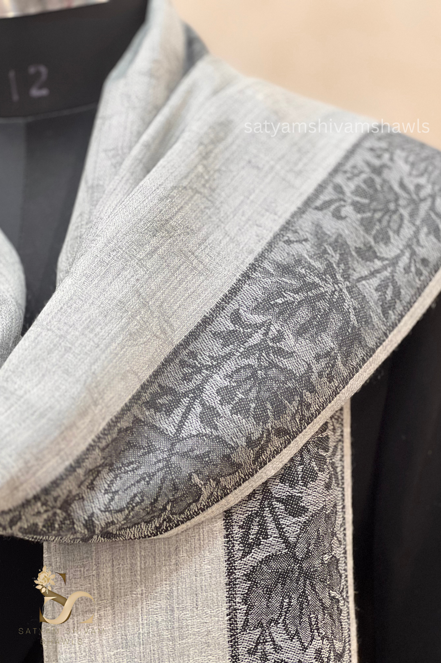 PURE WOOL REVERSIBLE SELF BORDER DESIGN SHAWL ,GREY
